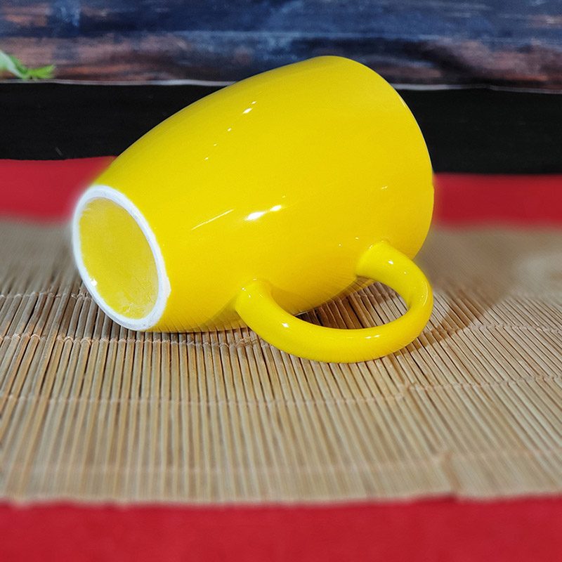 Ly sứ Bát Tràng men vàng