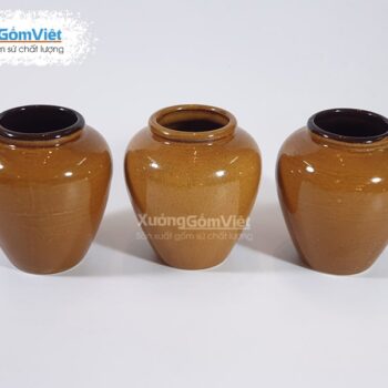 Chum sứ uống trà sữa dễ thương